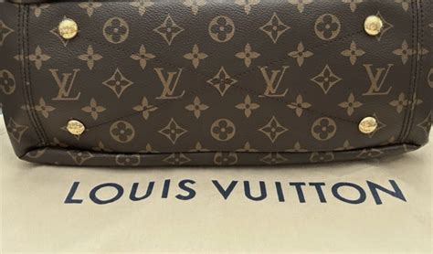 louis vuitton don red replica|false louis vuitton prints.